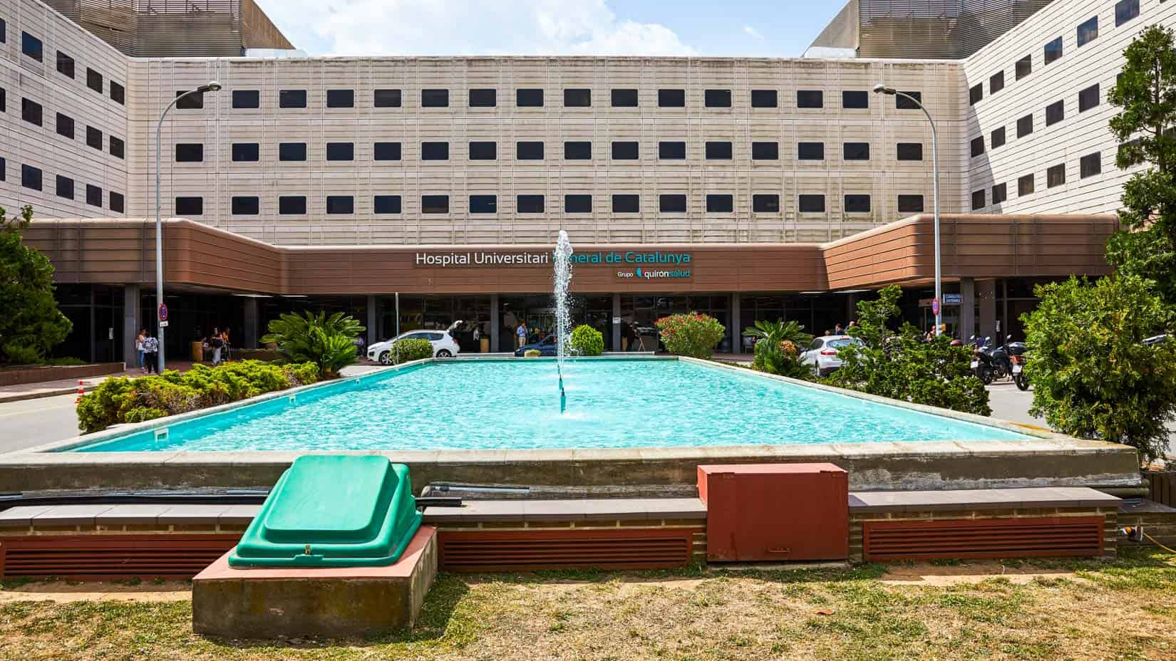 An exterior view of a hospital.